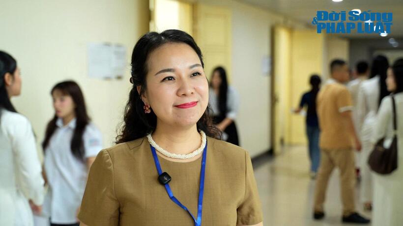 Cô giáo Trần Thị Thu Hà, Trưởng khoa Nghệ thuật, Trường Đại học Sư phạm Hà Nội