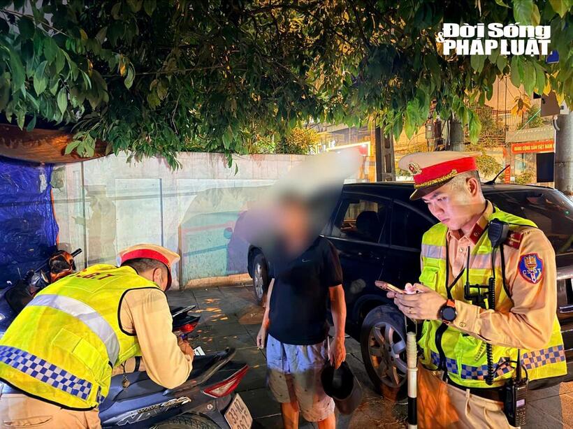 Anh S. (trú tại Hà Đông) là người điều khiển xe mô tô trong hơi thở có nồng độ còn chia sẻ.