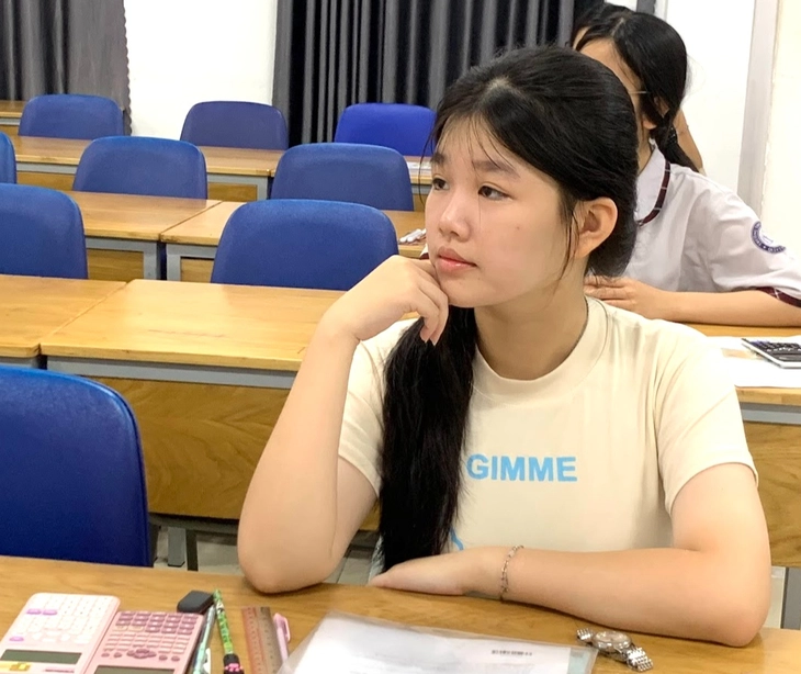 Trong ảnh, thí sinh tham dự kỳ thi đánh giá năng lực Đại học Quốc gia TP.HCM 2026 - Ảnh: TRẦN HUỲNH