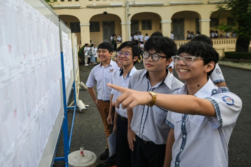 Thí sinh dự thi lớp 10 (Ảnh: D.T.).
