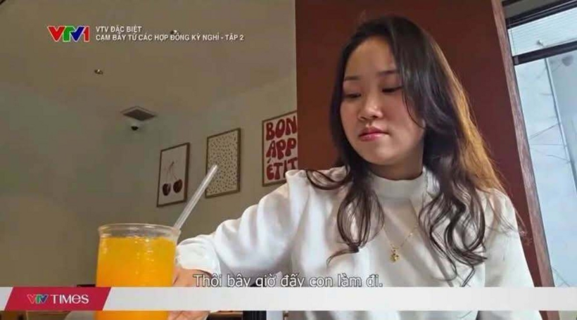 Đối tượng Kim Anh thời điểm tiếp cận với bà Vinh (Ảnh: Chụp từ màn hình VTV).