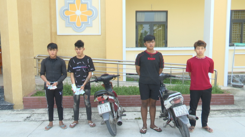 Các đối tượng tại cơ quan Công an. (Ảnh: Công an TP.Đồng Nai)