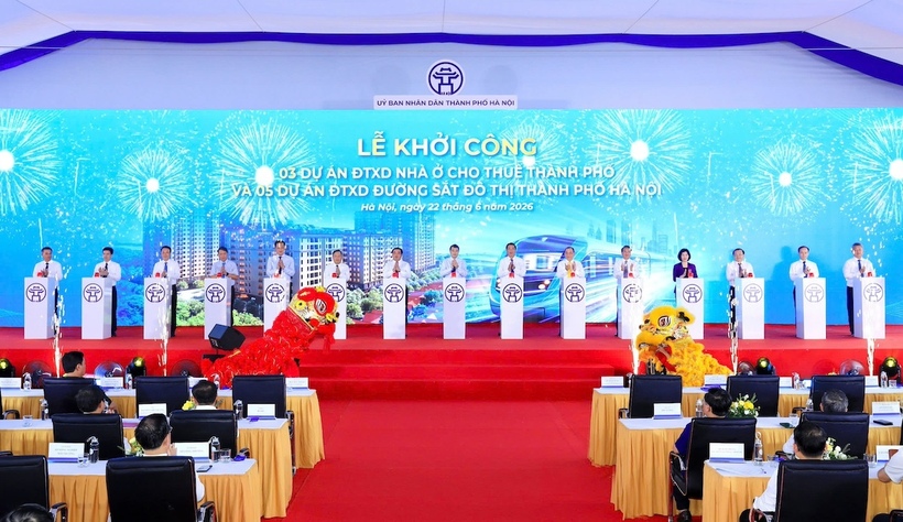 Thủ tướng Chính phủ Lê Minh Hưng cùng các đơn vị, lãnh đạo của Trung ương và Hà Nội thực hiện nghi thức khởi công loạt dự án