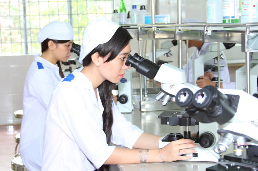 Năm 2026, Trường Đại học Dược Hà Nội dự kiến tuyển 890 sinh viên chính quy bằng bốn phương thức. Ảnh minh họa