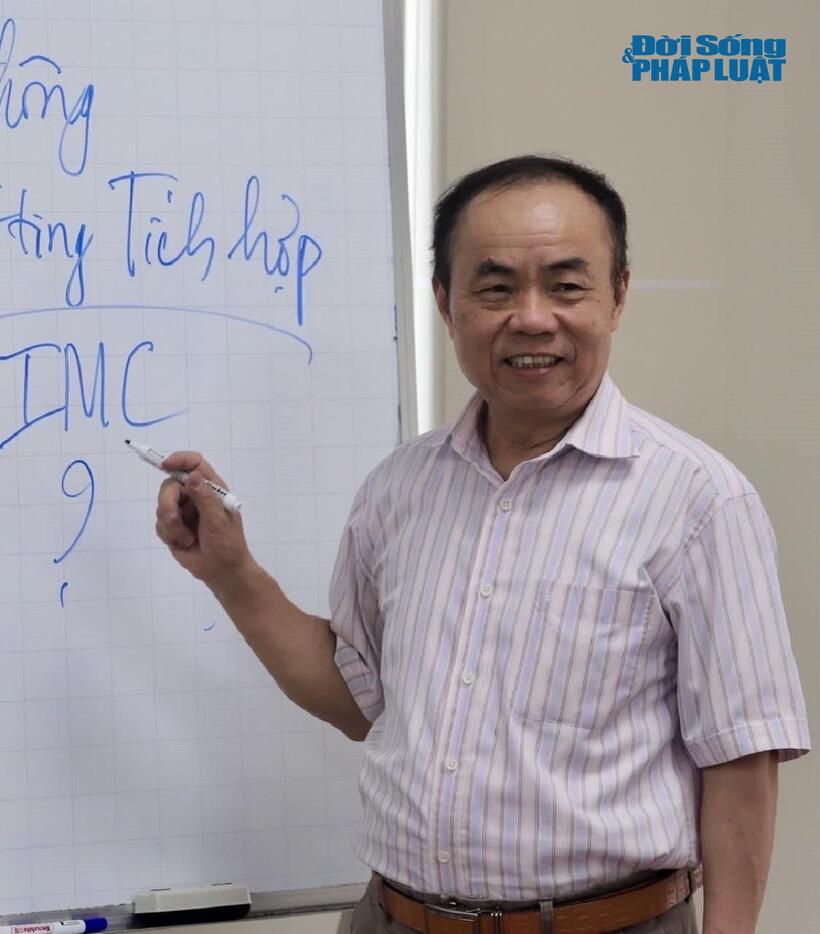 Theo TS. Nhà báo Trần Bá Dung, báo chí muốn giữ được niềm tin độc giả phải thích ứng nhanh, đổi mới tư duy làm nghề nhưng vẫn kiên định với giá trị cốt lõi là sự thật và trách nhiệm xã hội