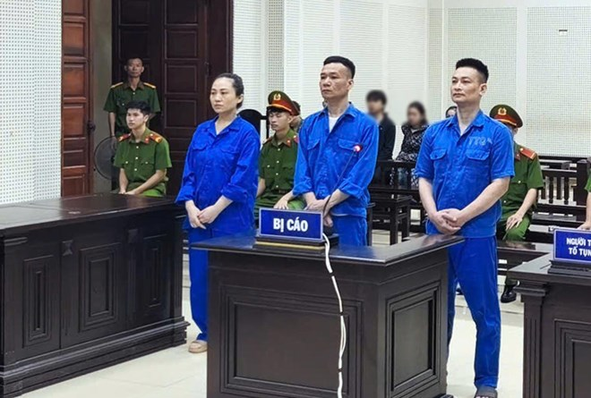 3 bị cáo tại phiên tòa. (Ảnh: Công an tỉnh Quảng Ninh)