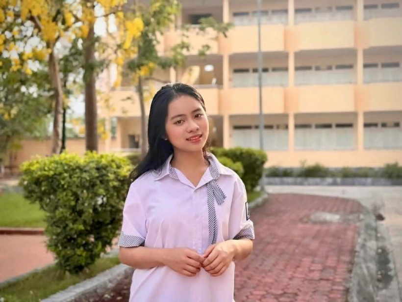 Em Nguyễn Hà Chi trở thành một trong số ít thí sinh chinh phục được mức điểm tuyệt đối của bài thi SAT. Ảnh: VnExpress