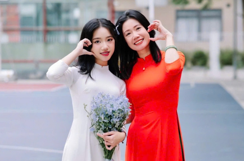 Huyền Anh và mẹ của em.