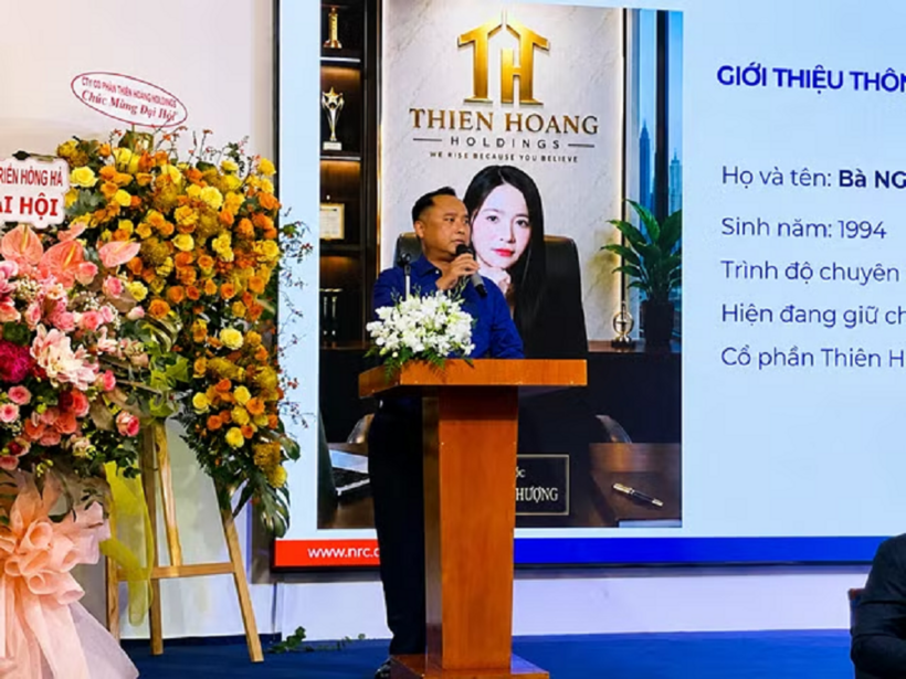 Ông Đỗ Thành Nhân - cựu Chủ tịch Hội đồng quản trị của Công ty CP Louis Holdings chia sẻ với cổ đông NRC. Ảnh: FILI.