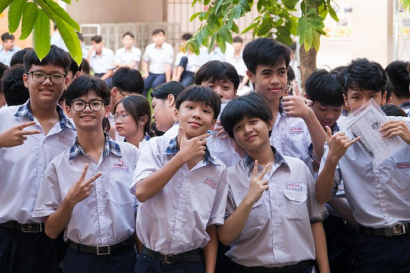 Thí sinh dự thi lớp 10 năm 2025 tại TP.HCM. ẢNH: NGỌC LONG.