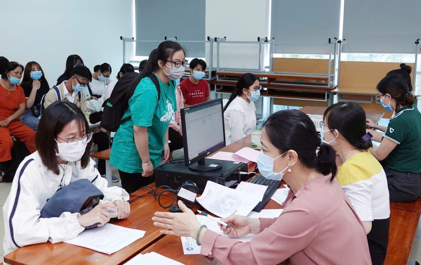 Đề xuất học sinh, sinh viên khó khăn được vay tới 8 triệu đồng/tháng. Ảnh: VGP.