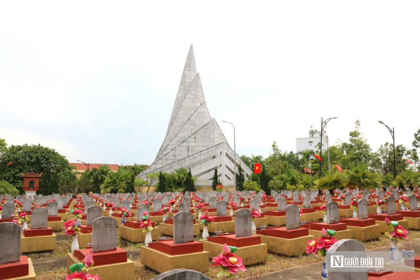Nhằm đẩy mạnh công tác đền ơn đáp nghĩa và tri ân các anh hùng liệt sĩ, "Chiến dịch 500 ngày đêm đẩy mạnh thực hiện tìm kiếm, quy tập và xác định danh tính hài cốt liệt sĩ" đang được tỉnh Nghệ An tập trung triển khai một cách quyết liệt. Nhờ sự vào cuộc đồng bộ, nhịp nhàng và đầy trách nhiệm của các cấp ủy Đảng, chính quyền cùng các sở, ban, ngành địa phương, mọi công đoạn trong chiến dịch đều bám sát theo đúng tiến độ và kế hoạch đã đề ra.