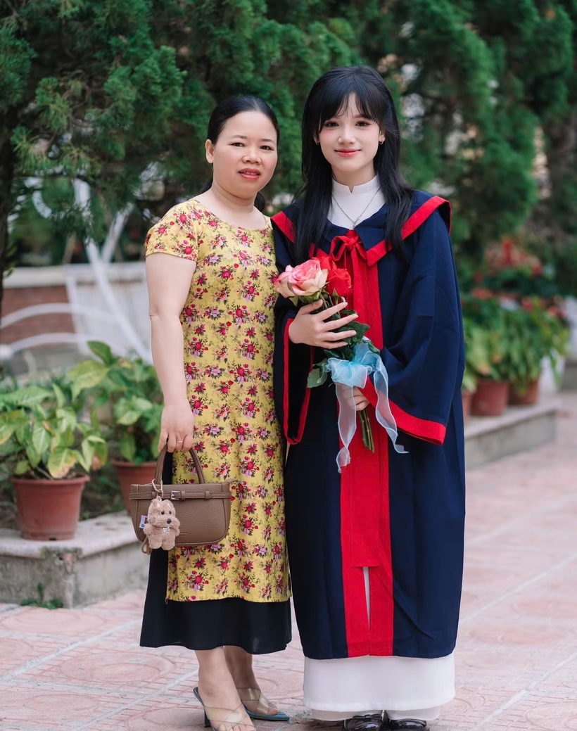 Quỳnh Trang và mẹ. Ảnh: NVCC