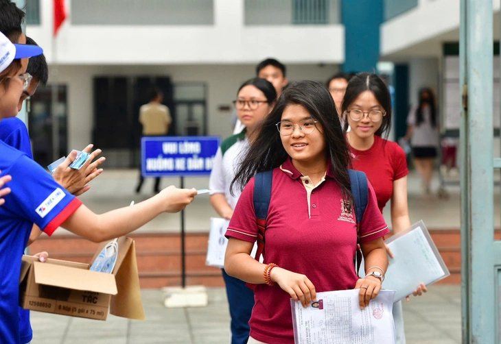 Thí sinh dự thi tốt nghiệp THPT 2026 - Ảnh: DUYÊN PHAN