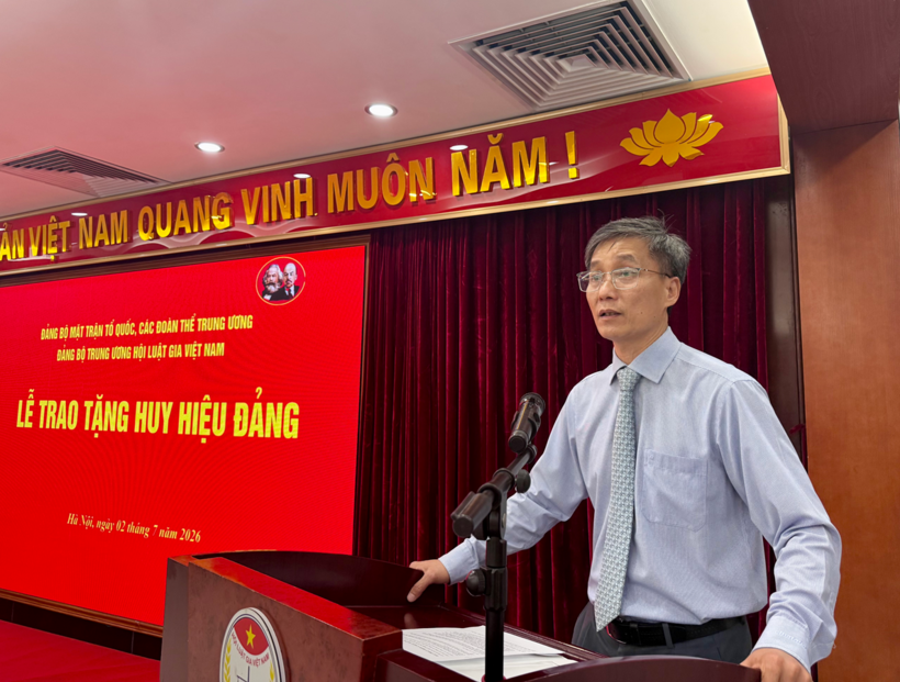 Đồng chí Nguyễn Khánh Ngọc – Bí thư Đảng uỷ, Chủ tịch Hội Luật gia Việt Nam phát biểu.