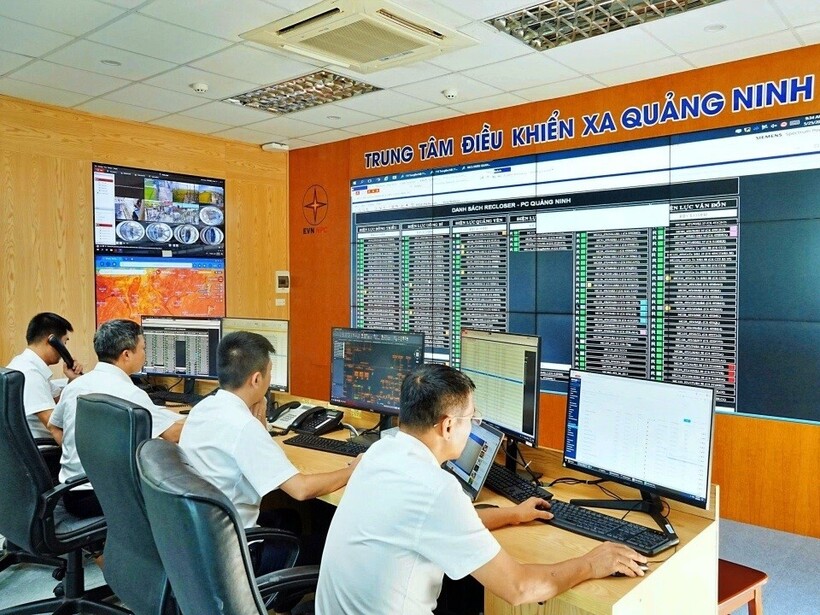 Điều độ viên CTĐL Quảng Ninh điều phối lưới điện đảm bảo cung ứng điện an toàn, ổn định