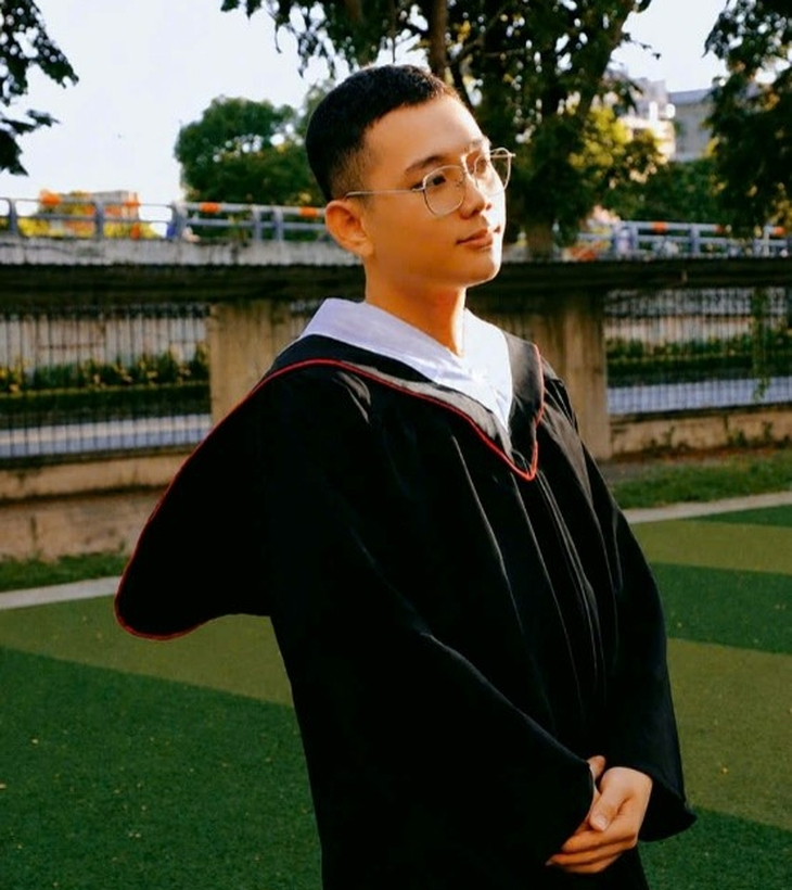 Với kết quả đạt được, Nguyên nuôi hy vọng bước chân vào ngành Ngôn ngữ Anh của Trường đại học Khoa học xã hội và Nhân văn (Đại học Quốc gia TP.HCM). Ảnh: Tuổi trẻ Online