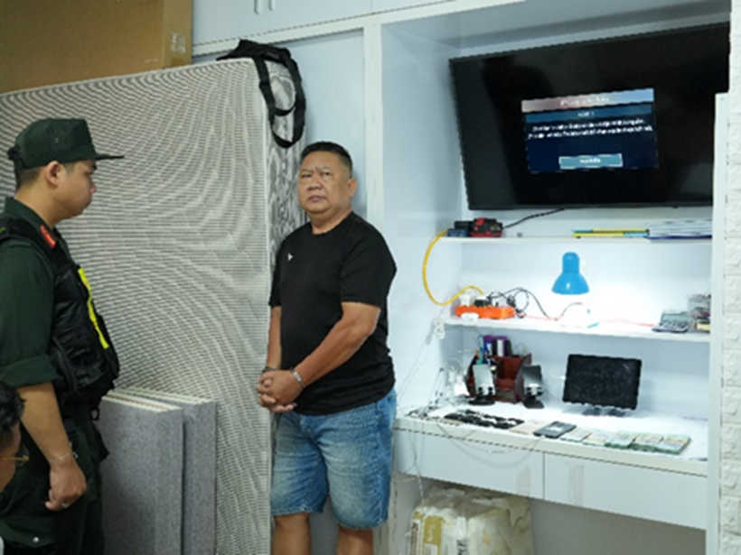 Đối tượng bị Cơ quan Cảnh sát điều tra Công an TP Cần Thơ bắt giữ về hành vi đánh bạc và tổ chức đánh bạc (Ảnh: Công an TP Cần Thơ).
