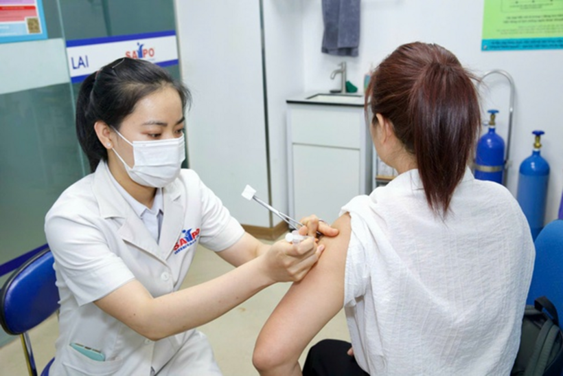 Tiêm chủng đầy đủ giúp cơ thể tạo miễn dịch chống lại virus (Ảnh: BSCC).