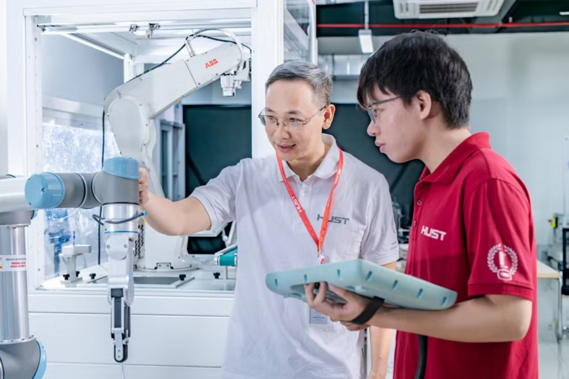 Nghiên cứu khoa học tại phòng thí nghiệm Trường Cơ khí, Đại học Bách khoa Hà Nội. (Ảnh minh họa)
