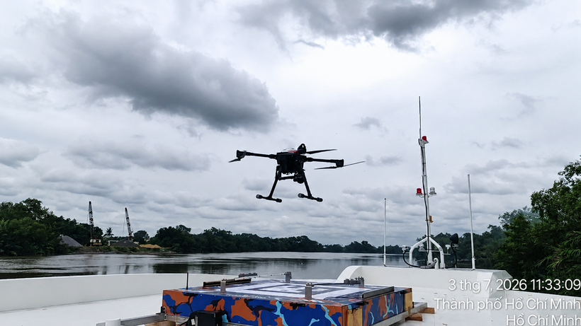 UAV của CT UAV đáp tự động không dừng trên tàu thủy đang chạy tốc độ cao