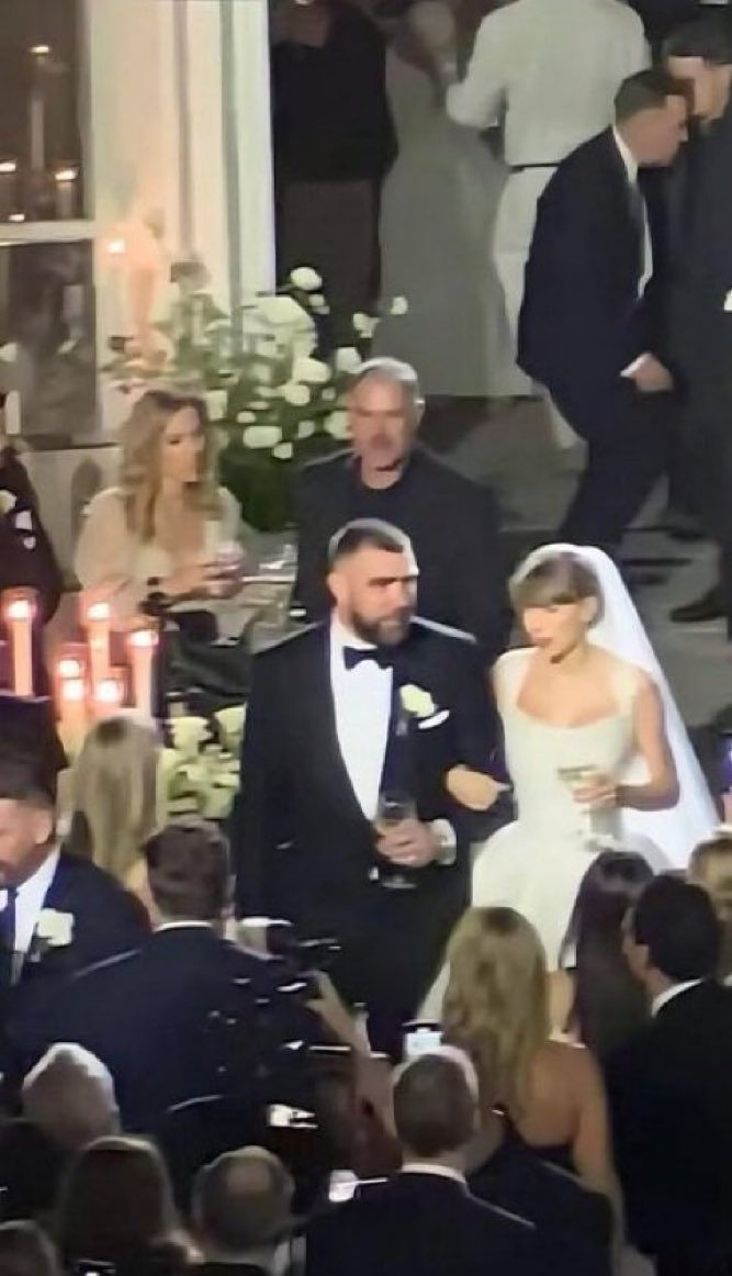 Một số hình ảnh rò rỉ trong đám cưới của Taylor Swift. Ảnh: X.