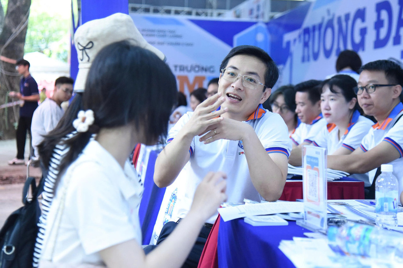 Ngưỡng đảm bảo chất lượng đầu vào năm 2026 của Trường Đại học Thương mại từ 20 điểm.
