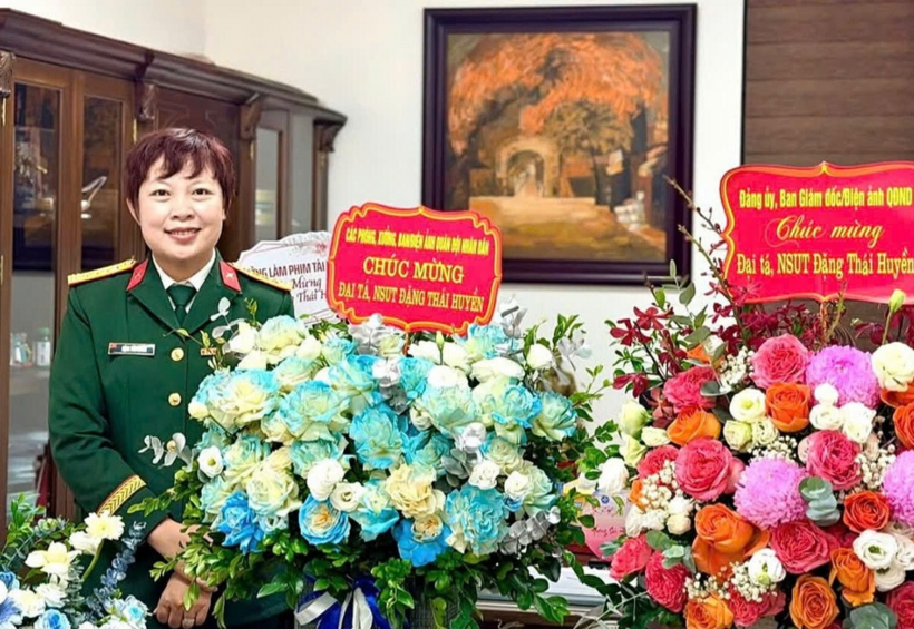 Đạo diễn Đặng Thái Huyền được thăng hàm Đại tá ở tuổi 46. Ảnh: Dân Trí