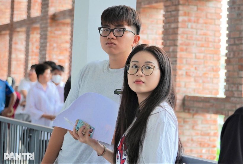 Thí sinh tham dự kỳ thi tốt nghiệp THPT năm 2026 tại Hà Tĩnh (Ảnh: Dương Nguyên).