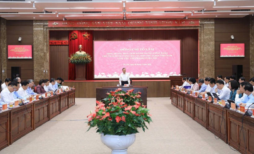 Tổng Bí thư, Chủ tịch nước Tô Lâm chủ trì buổi làm việc với Ban Thường vụ Thành ủy Hà Nội (Ảnh: Quang Thái).