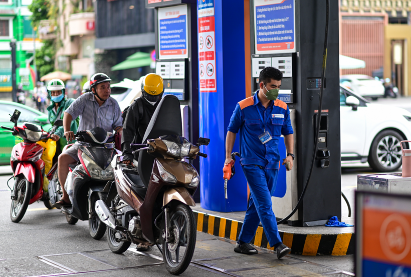 Giá xăng tại kỳ điều hành hôm nay đảo chiều tăng. (Ảnh: VietnamNet)