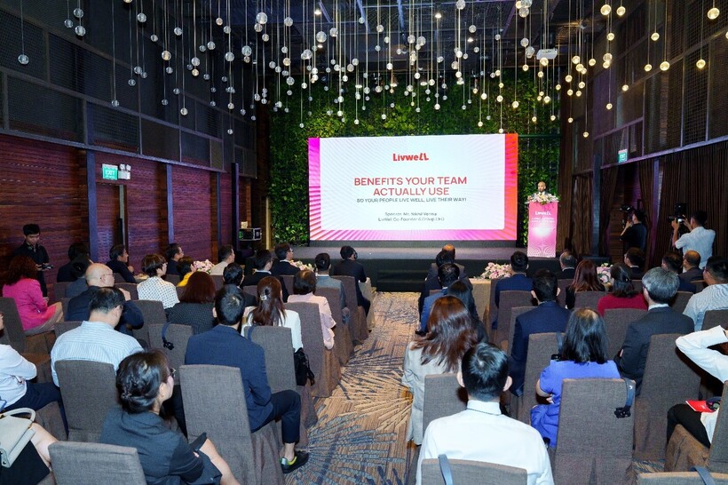 Ông Nikhil Verma - Nhà Đồng sáng lập, Tổng giám đốc LivWell Holdings giới thiệu về hệ sinh thái LivWell tại sự kiện.