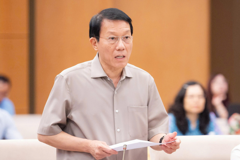 Đại tướng Lương Tam Quang, Bộ trưởng Công an trình bày tờ trình dự thảo. Ảnh: QH./ Theo VietNamNet.