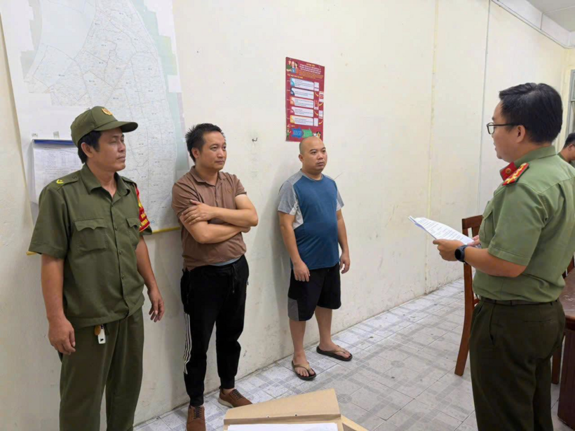 Khởi tố 2 người cầm đầu đường dây lừa đảo tiền ảo ở Đà Nẵng. (Ảnh: Công an TP.Đà Nẵng)