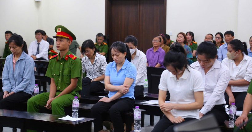 Các bị cáo tại phiên tòa.