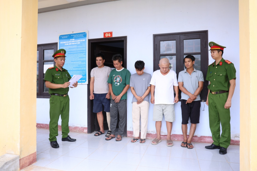 Triệt phá đường dây cá độ bóng đá liên tỉnh, giao dịch gần 400 tỷ đồng, tạm giữ 11 đối tượng - 1