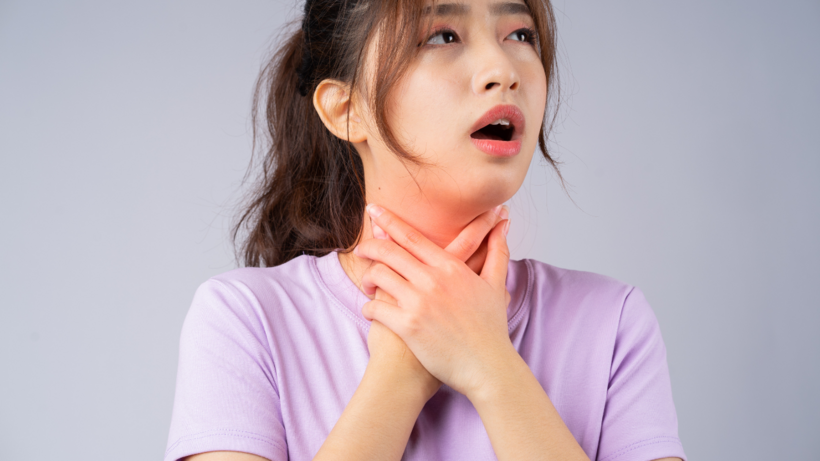 Đau họng kéo dài là tình trạng khá thường gặp