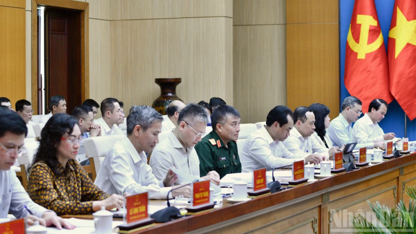 Lãnh đạo các bộ, ngành Trung ương tham dự cuộc làm việc. (Ảnh: THANH GIANG)/ Báo Nhân dân.