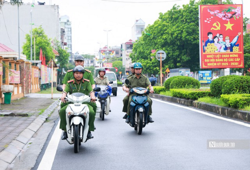 Các tổ chức chính trị - xã hội cũng có trách nhiệm tiếp nhận, chuyển thông tin, tin báo, tố giác tội phạm, nhất là tội phạm có tổ chức, để Công an cấp xã kịp thời xử lý (Ảnh: Hữu Thắng).