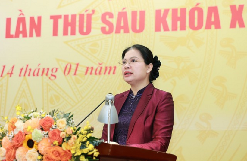 Kế hoạch phối hợp được bà Hà Thị Nga - Phó Chủ tịch - Tổng Thư ký Ủy ban Trung ương MTTQ Việt Nam thay mặt Ban thường trực Ủy ban Trung ương MTTQ Việt Nam ký với Thượng tướng Lê Văn Tuyến - Thứ trưởng Bộ Công an ký thay Bộ trưởng. (Ảnh: Quang Vinh).