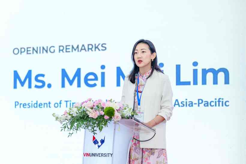 Bà Mei Mei Lim, Chủ tịch khu vực Châu Á - Thái Bình Dương (APAC) của tổ chức xếp hạng Times Higher Education (THE) phát biểu khai mạc chương trình.