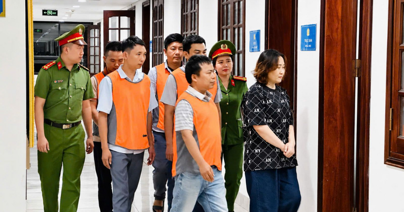 Các đối tượng làm việc tại cơ quan Công an. (Ảnh: Công an Thanh Hóa)