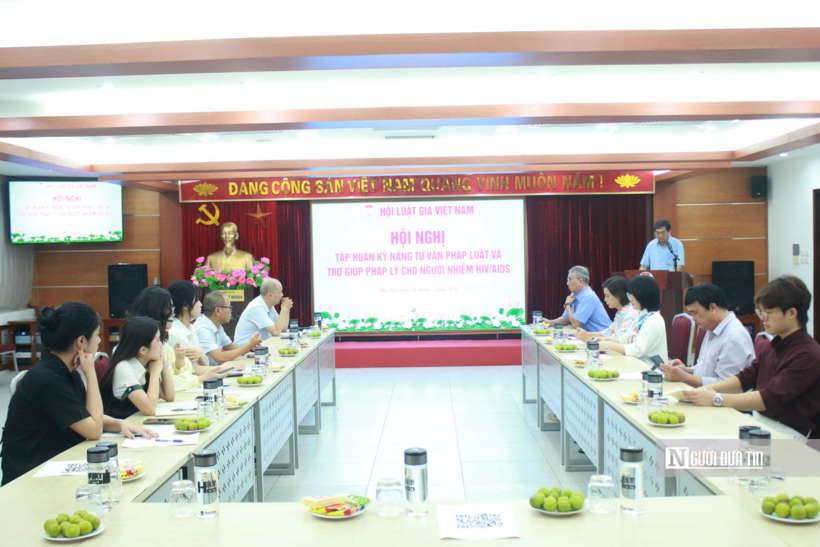 Hội nghị tập huấn được tổ chức trực tiếp kết hợp trực tuyến với Hội Luật gia các tỉnh/thành.