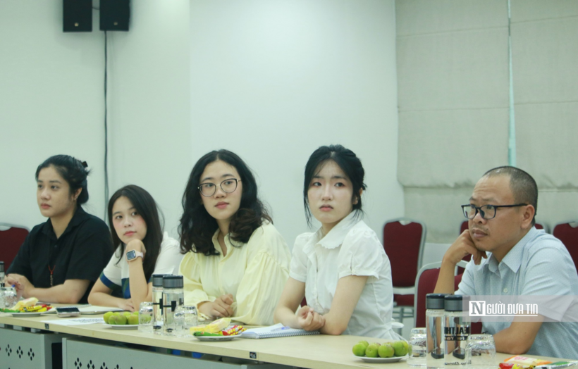 Các đại biểu tham dự hội nghị.