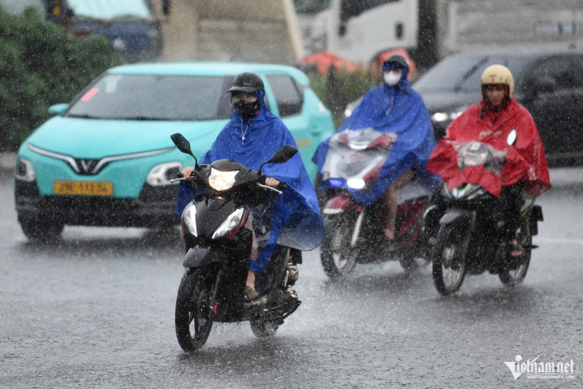Hà Nội có mưa rào rải rác. Ảnh minh họa: VietNamNet.
