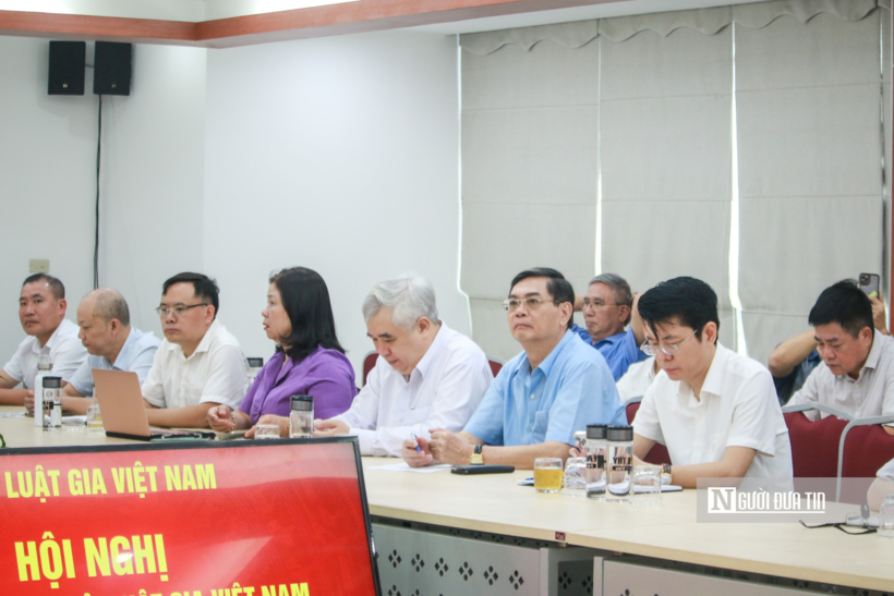Các đại biểu tham dự trực tiếp tại hội nghị.