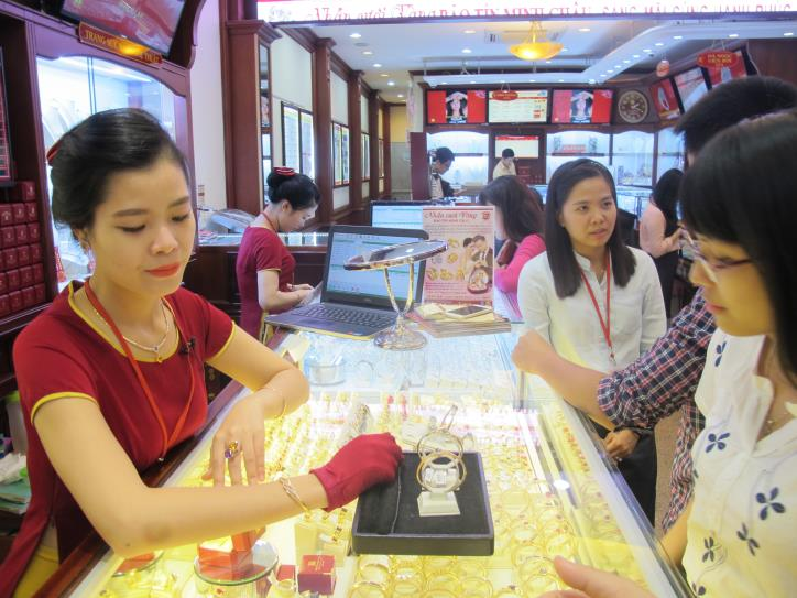 Cập nhật mới nhất giá vàng hôm nay 17/7. Ảnh minh họa: TTXVN
