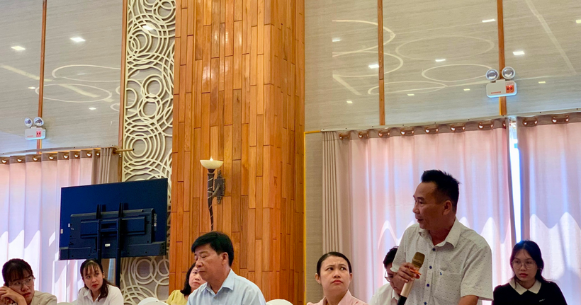 Các đại biểu phát biểu ý kiến tại tọa đàm.