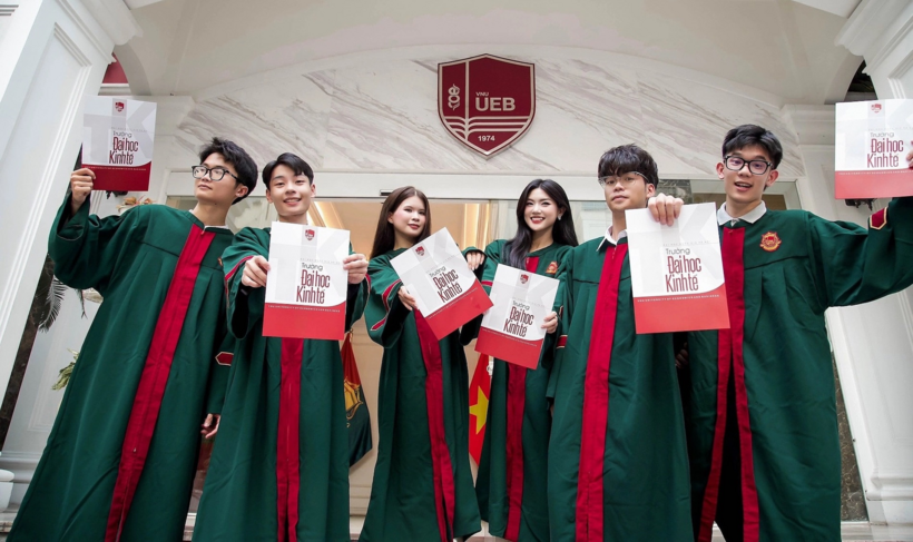 Sinh viên trường Đại học Kinh tế, Đại học Quốc gia Hà Nội. Ảnh: Fanpage trường/ Theo VietNamNet.