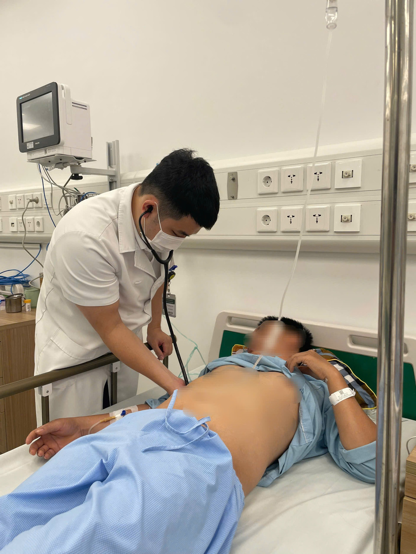 Bệnh nhân được cấp cứu tại Trung tâm Chống độc. Ảnh: BVCC